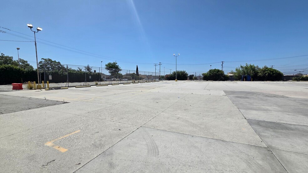 More Photos Of 13109 Budlong Ave, Gardena Warehouse For Lease