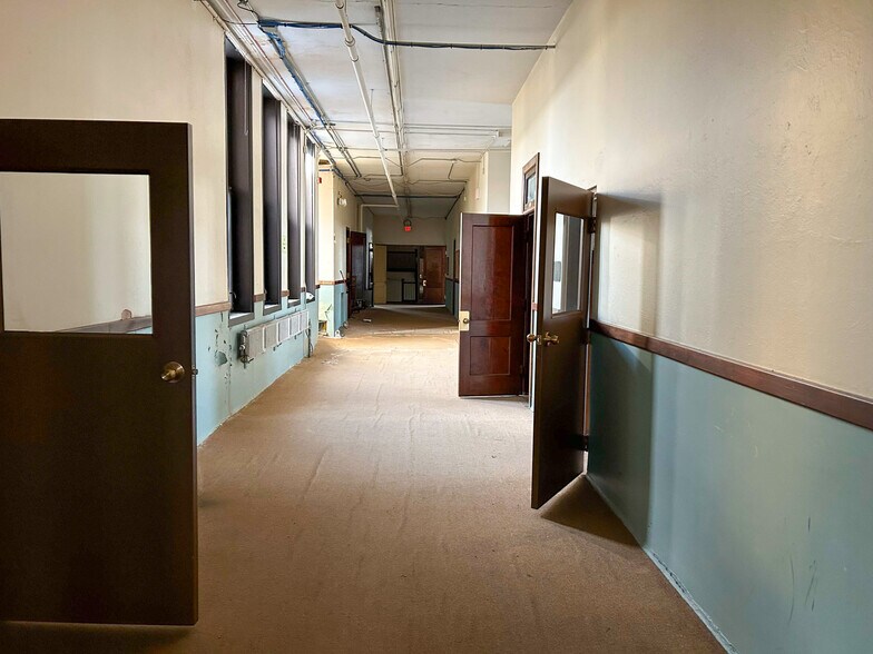 More Photos Of 1101 E 2nd St, Jamestown Schools For Sale