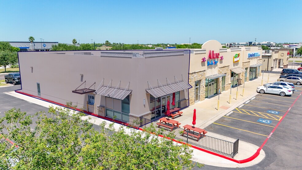 More Photos Of 7501 N 10th St, McAllen Storefront Retail Office For Lease