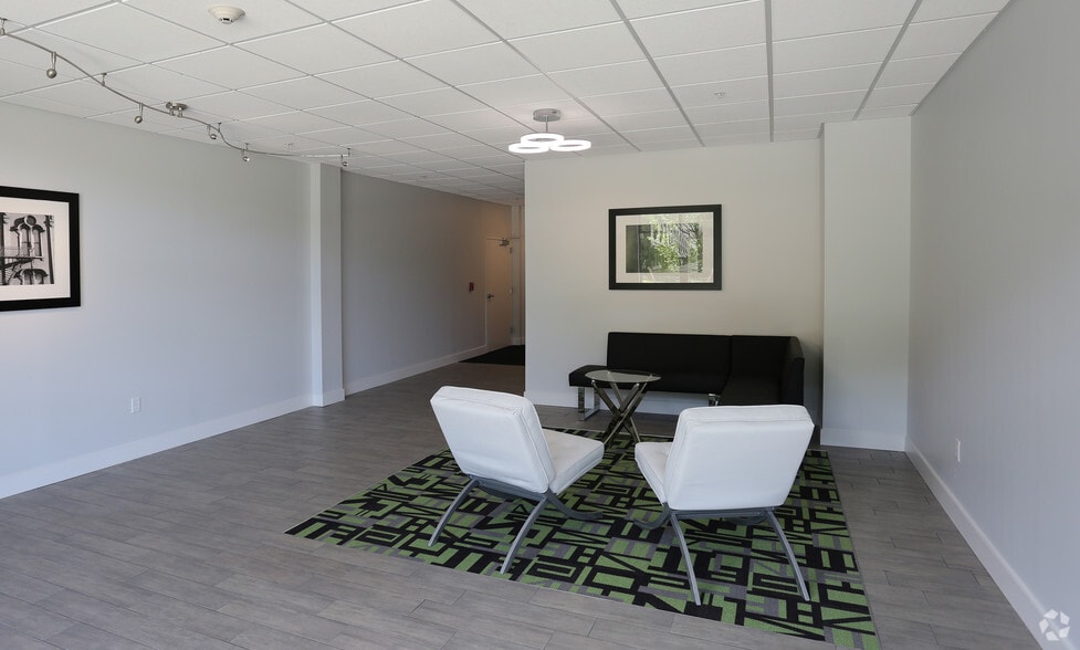 More Photos Of 77A Excelsior Ave, Saratoga Springs Apartments For Lease