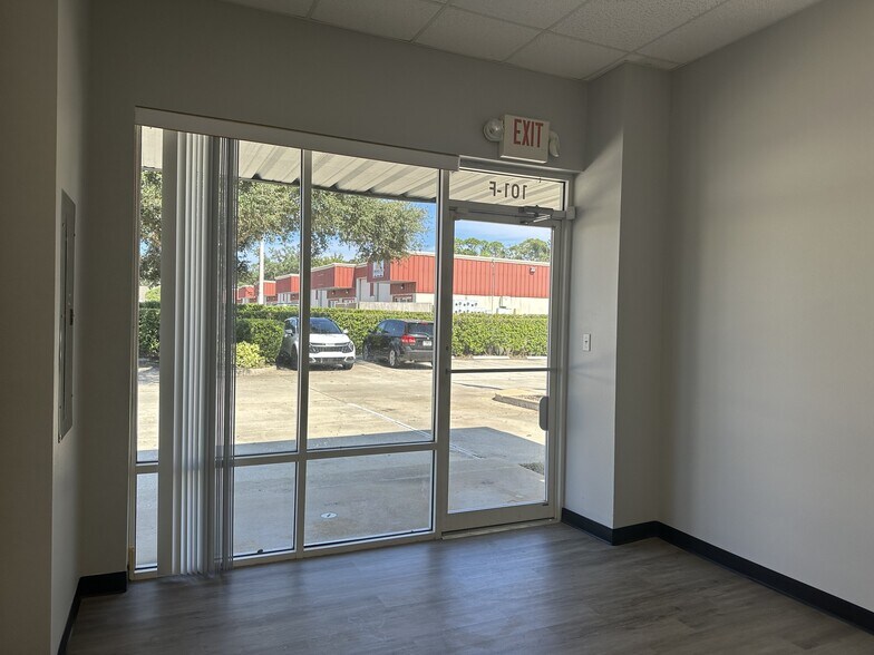 More Photos Of 933 Beville Rd, Daytona Beach Unknown For Lease