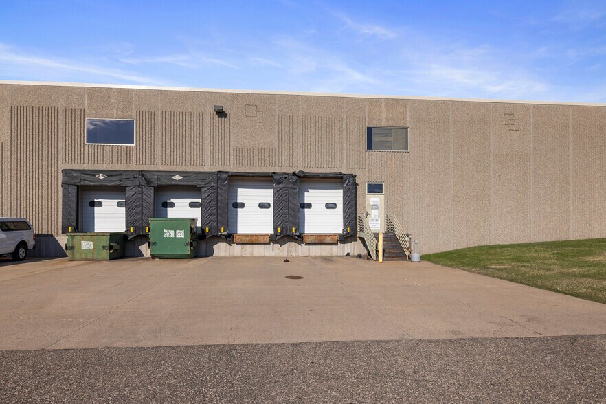 More Photos Of 610 Whitetail Blvd, River Falls Warehouse For Lease