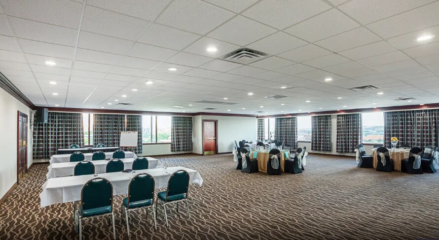 More Photos Of 800 W 8th St, Cincinnati Hotel For Sale