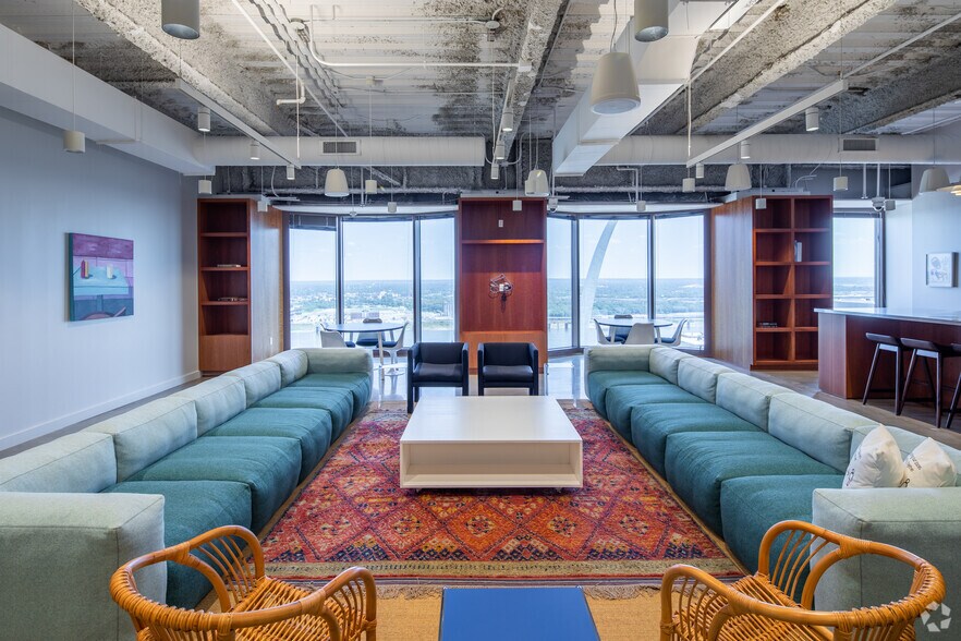 Photo of 16th Floor Ste 