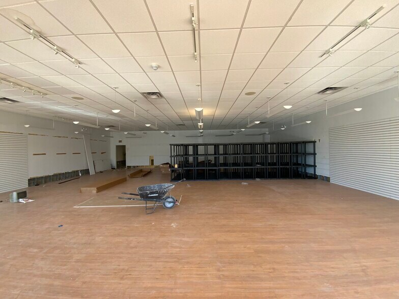 More Photos Of 6920-6940 S Ashland Ave, Chicago Unknown For Lease