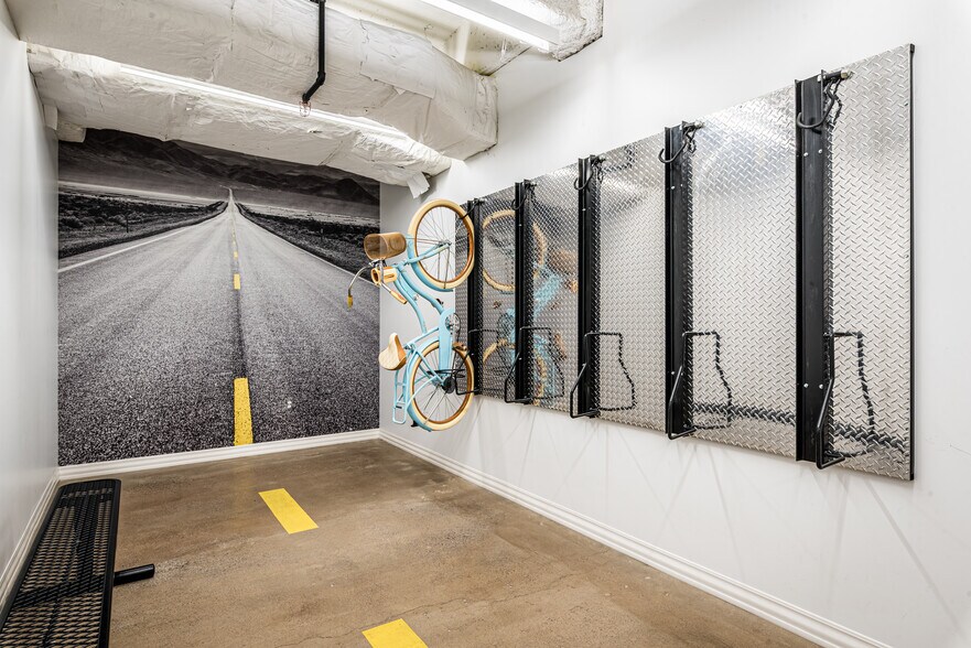 More Photos Of 111 W Monroe St, Phoenix Office Residential For Lease