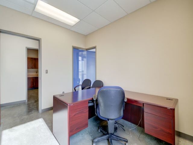 More Photos Of 2201 W South Ave, Ponca City Warehouse For Sale