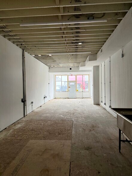 More Photos Of 29 E Cross St, Baltimore Storefront Retail Office For Sale