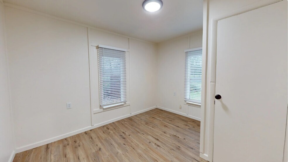 More Photos Of 2715 Twin View Blvd, Shasta Lake Multifamily For Sale