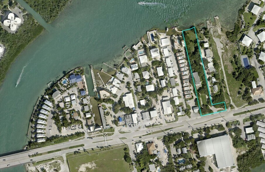 More Photos Of 14 125th Street Gulf, Marathon Office Residential For Sale