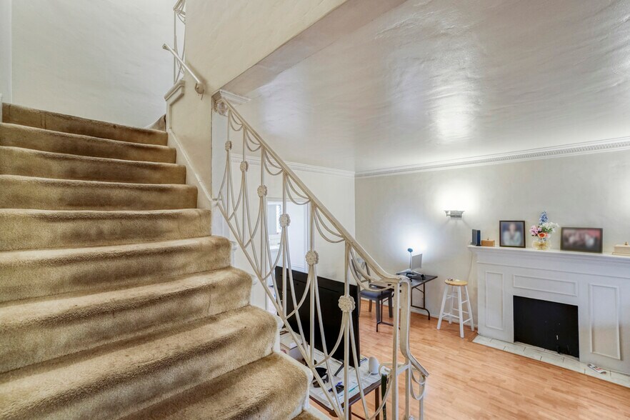 More Photos Of 728 S Genesee Ave, Los Angeles Apartments For Sale