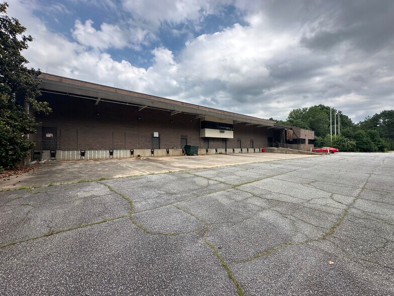 More Photos Of 200 Herald Journal Blvd, Spartanburg Manufacturing For Lease