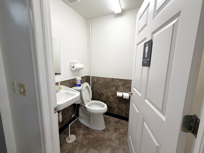 More Photos Of 7745 Goedderz Rd, Baxter Warehouse For Sale