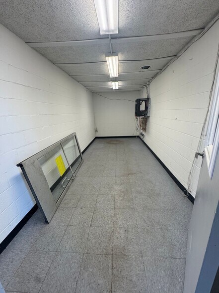 More Photos Of 2779 W Central Ave, Toledo Auto Repair For Lease