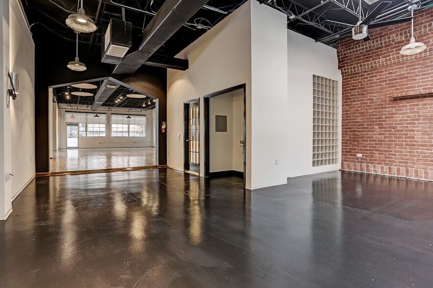 More Photos Of 1210 W Clay St, Houston Loft Creative Space For Lease