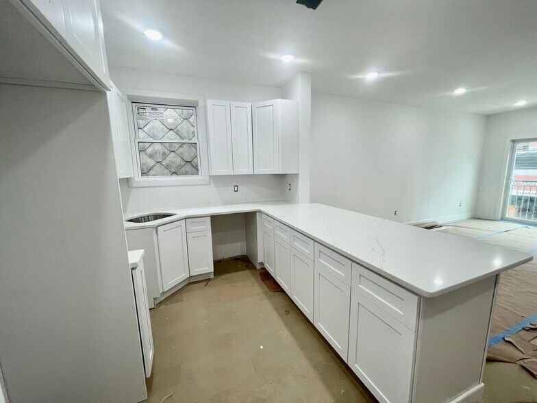 More Photos Of 514 39th St, Union City Apartments For Sale