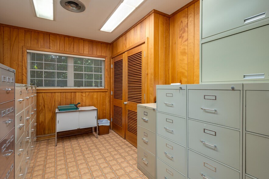 More Photos Of 510 E Parker St, Bartow Office For Sale