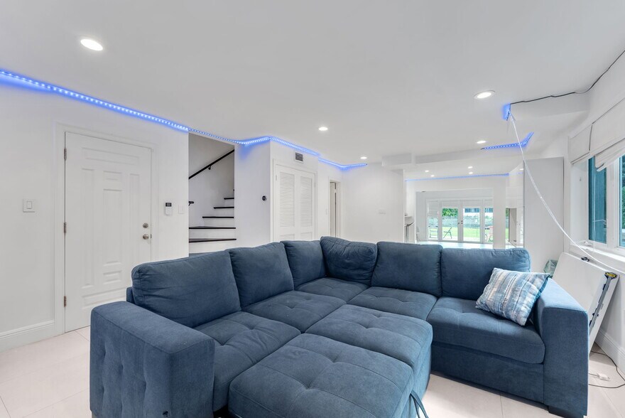 More Photos Of 4801 University Dr, Coral Gables Apartments For Sale