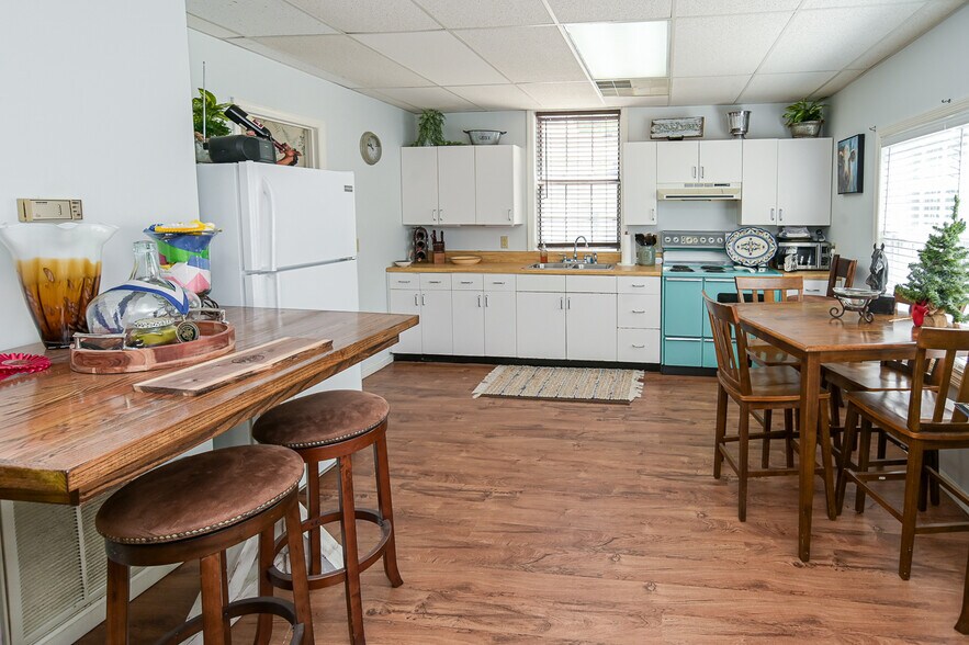 More Photos Of 799 Whitthorne St, Shelbyville Hospitality For Sale