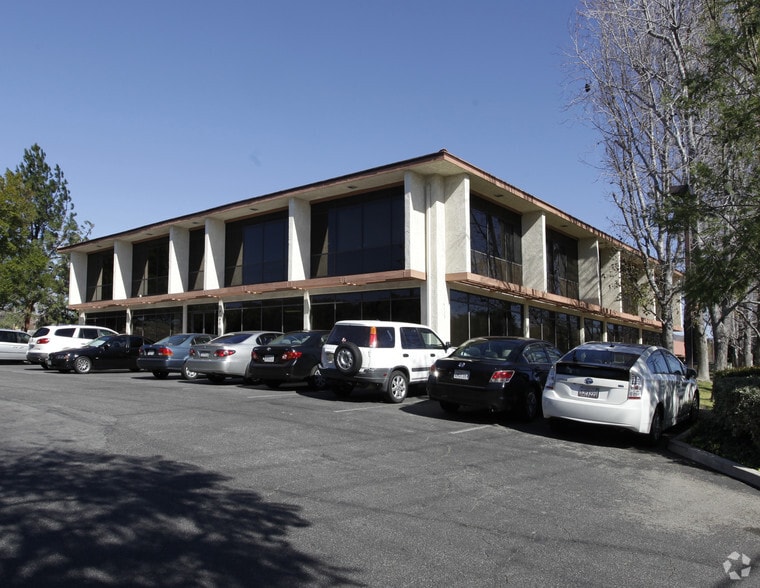 More Photos Of 4195-4225 Valley Fair St, Simi Valley Office For Lease