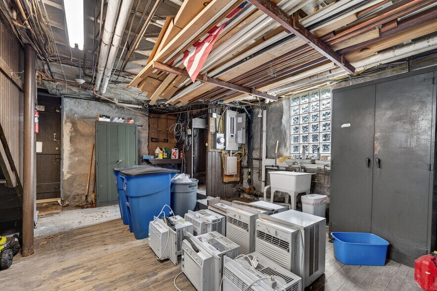 More Photos Of 446 County St, New Bedford Office For Sale