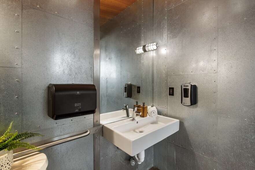 More Photos Of 755-757 Folger Ave, Berkeley Office For Sale