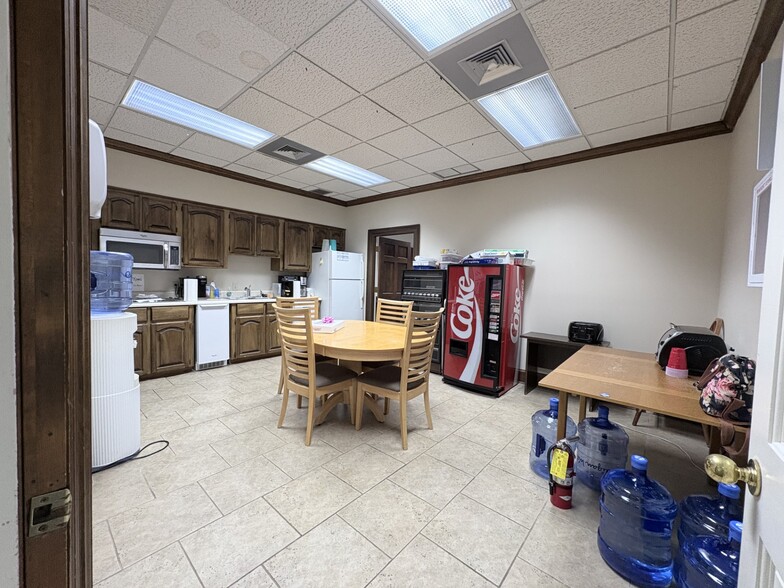 More Photos Of 1717 Russell Pky, Warner Robins Office For Sale