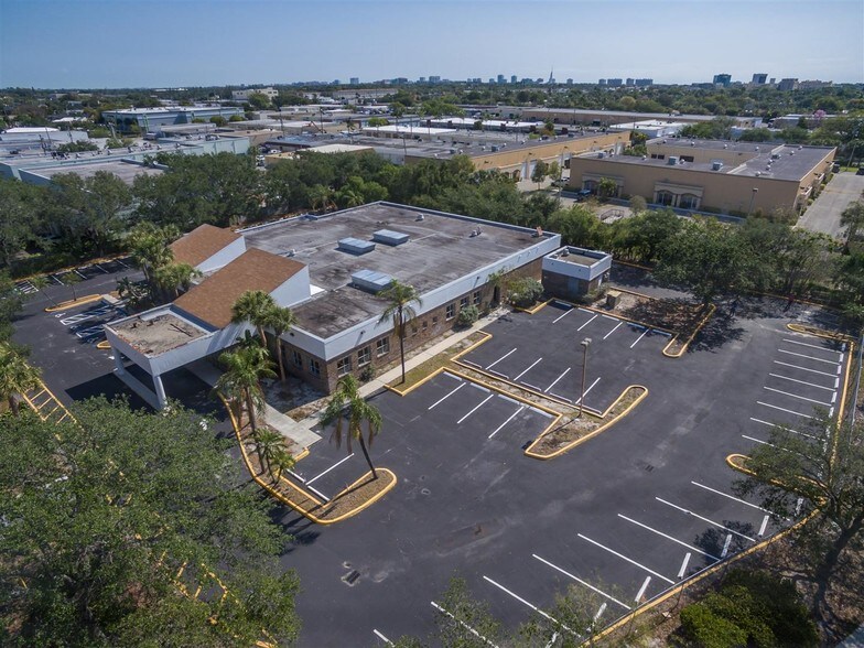 More Photos Of 4650 N Dixie Hwy, Oakland Park Medical For Lease