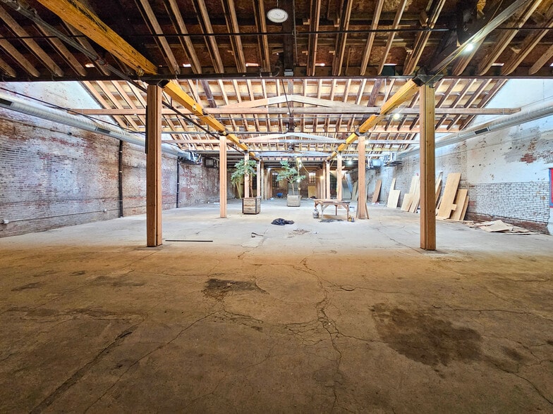More Photos Of 1930 E Huntingdon St, Philadelphia Warehouse For Lease