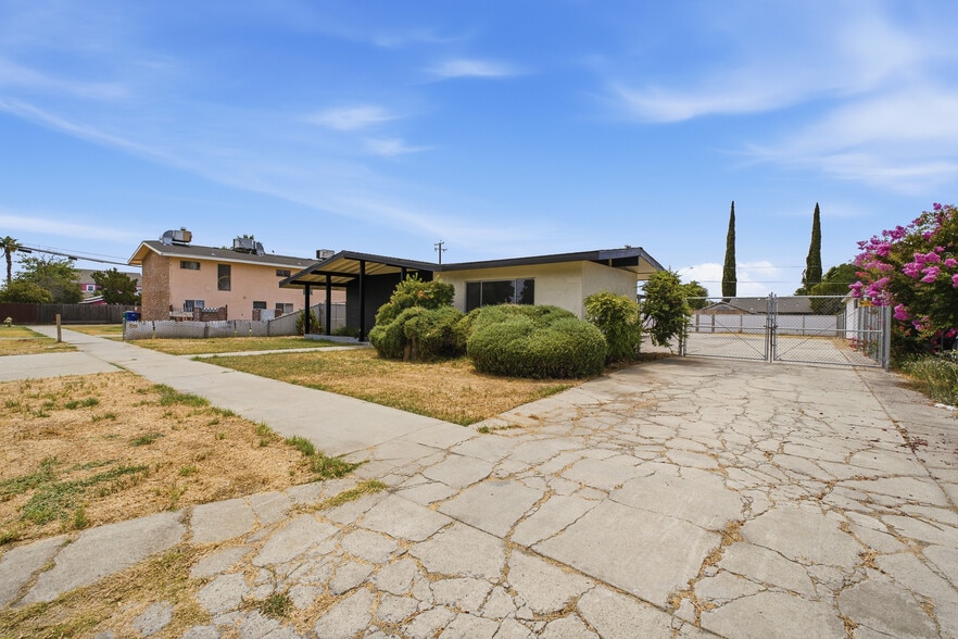 More Photos Of 1012 Hale Ave, Corcoran Office Residential For Sale