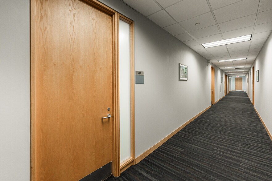 More Photos Of 290 Springfield Dr, Bloomingdale Medical For Lease