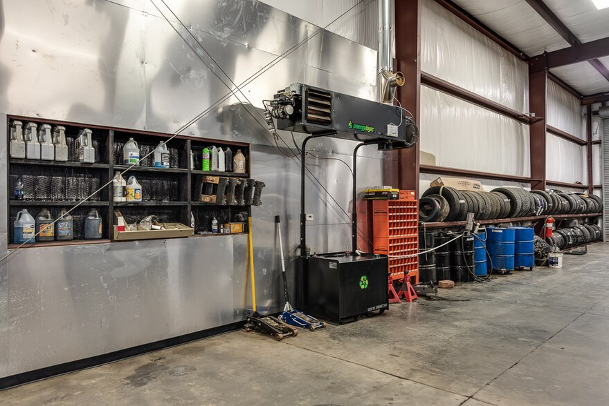 More Photos Of 4901 Wilkinson Blvd, Charlotte Warehouse For Sale