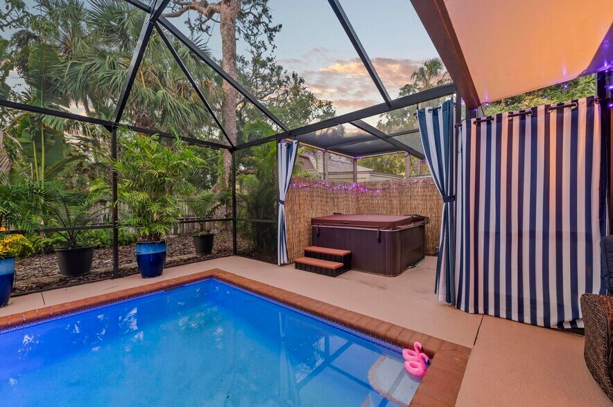 More Photos Of 941 Virginia Dr, Sarasota Specialty For Sale