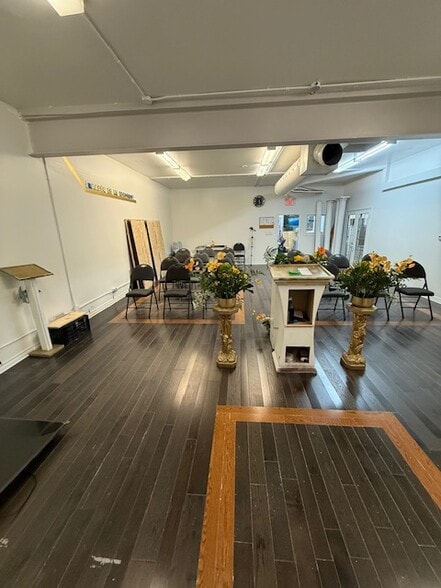 More Photos Of 94b Montréal rd, Ottawa Storefront For Lease