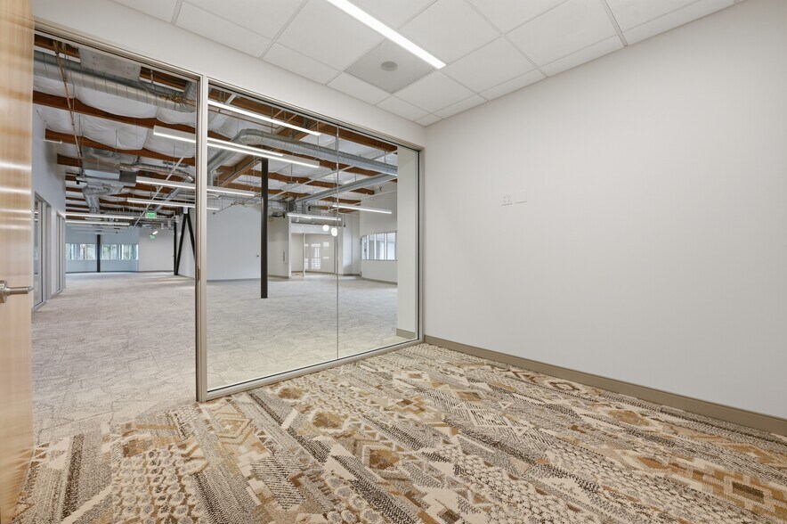 More Photos Of 2231 Rutherford Rd, Carlsbad Office For Lease