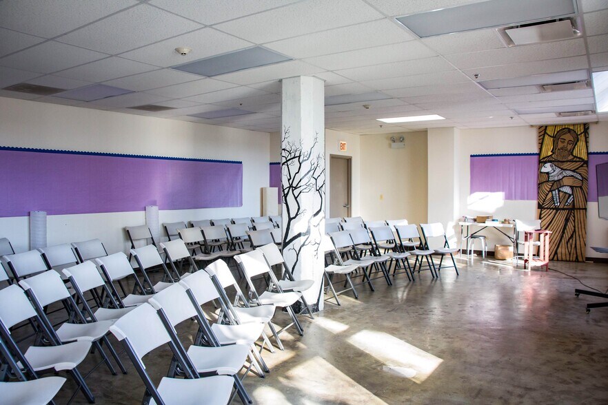 More Photos Of 939 W Wilson Ave, Chicago Office For Lease