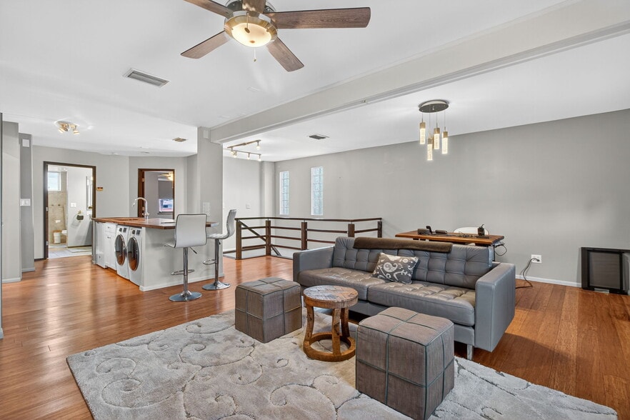 More Photos Of 5657 Shore S blvd, Gulfport Specialty For Sale