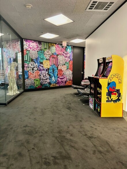 More Photos Of 8484 Wilshire Blvd, Beverly Hills Coworking Space