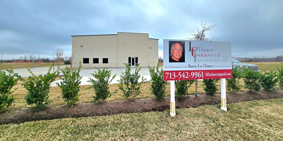 Primary Photo Of 320 E Olive St, League City Warehouse For Lease
