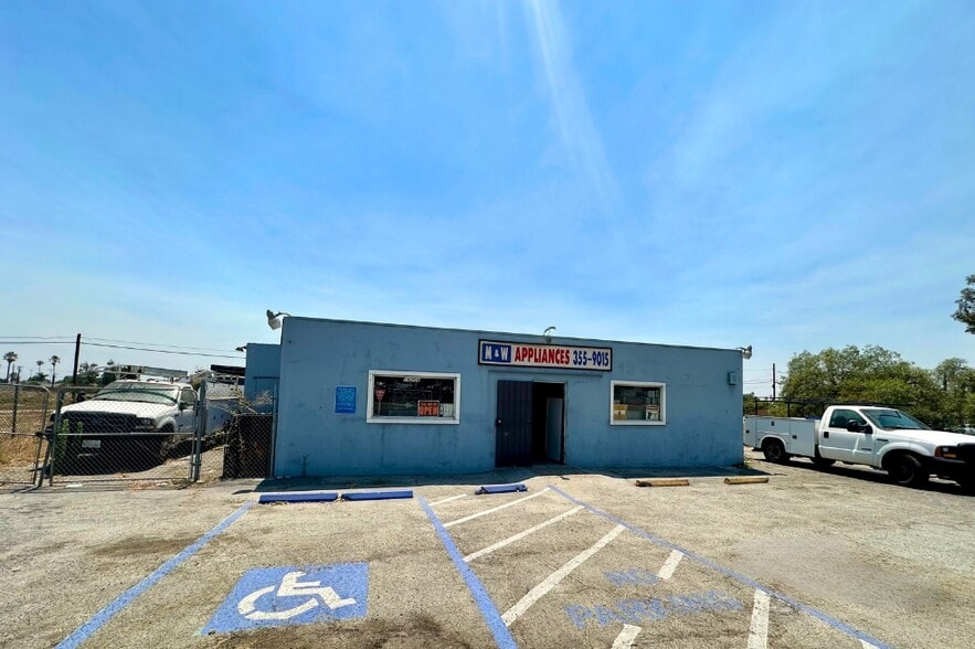 More Photos Of 16205 Foothill Boulevard, Fontana Service Station For Lease