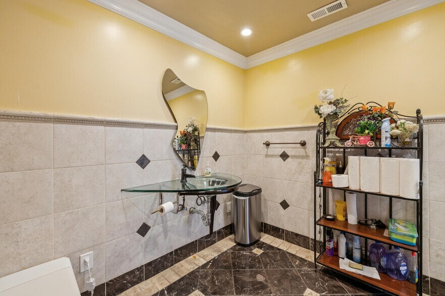 More Photos Of 5560 Boscell Common, Fremont Warehouse For Sale