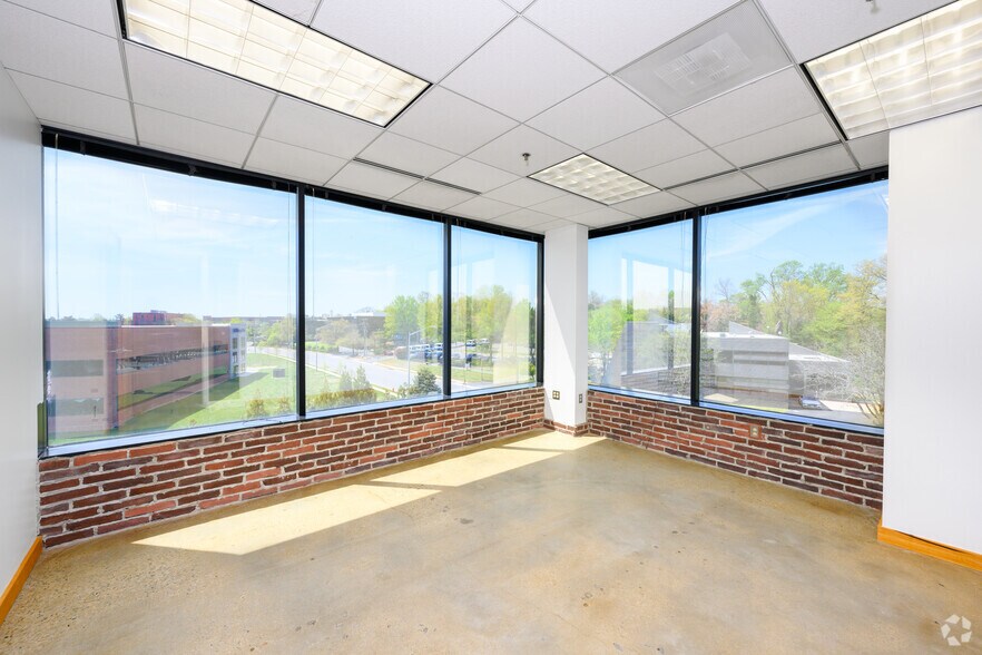 More Photos Of 5301 Shawnee Rd, Alexandria Office For Lease