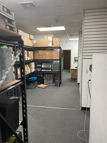 More Photos Of 45 Wadsworth St, Wallington Warehouse For Lease