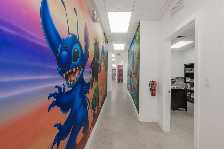 More Photos Of 1976-1992 E 4th Ave, Hialeah Storefront For Sale