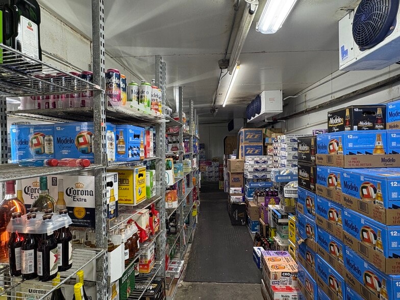 More Photos Of 2006 Redmond Cir NW, Rome Convenience Store For Sale