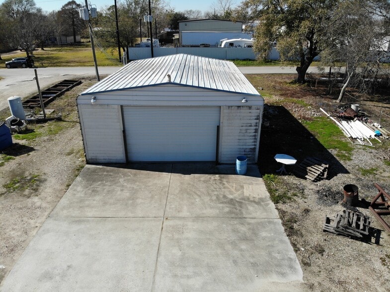 More Photos Of 16190 Miller Rd, Houston Warehouse For Lease