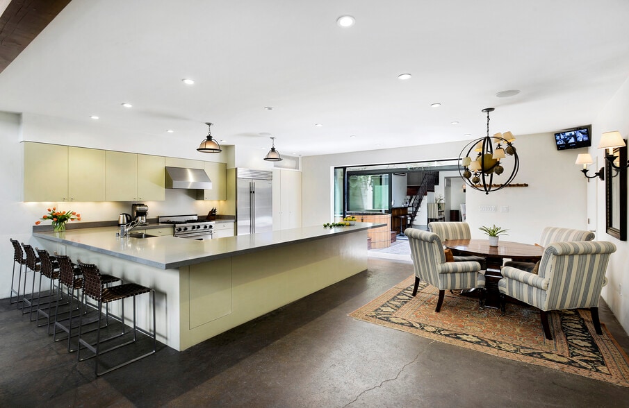 More Photos Of 1719 Abbot Kinney Blvd, Venice Office Residential For Sale