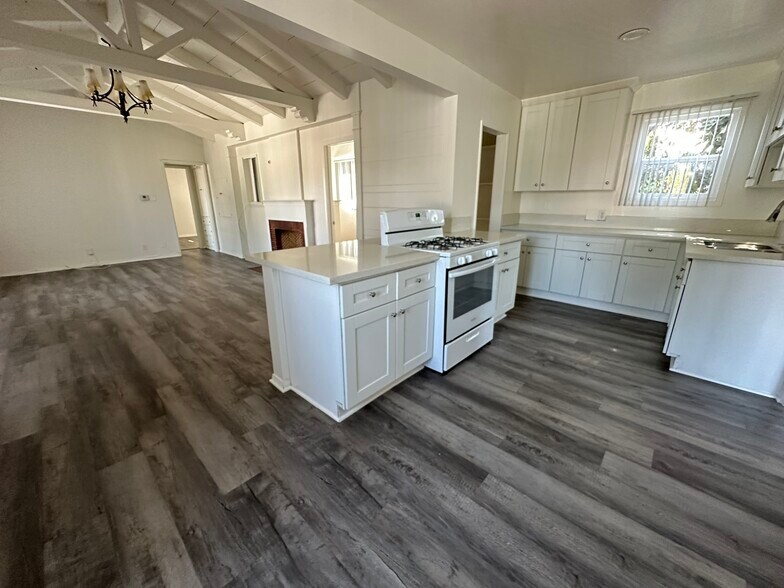 More Photos Of 4114-4120 Beck Ave, Bell Apartments For Sale