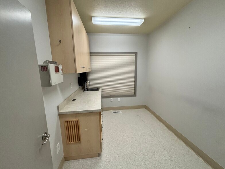 More Photos Of 1515-1535 Liberty St SE, Salem Medical For Lease
