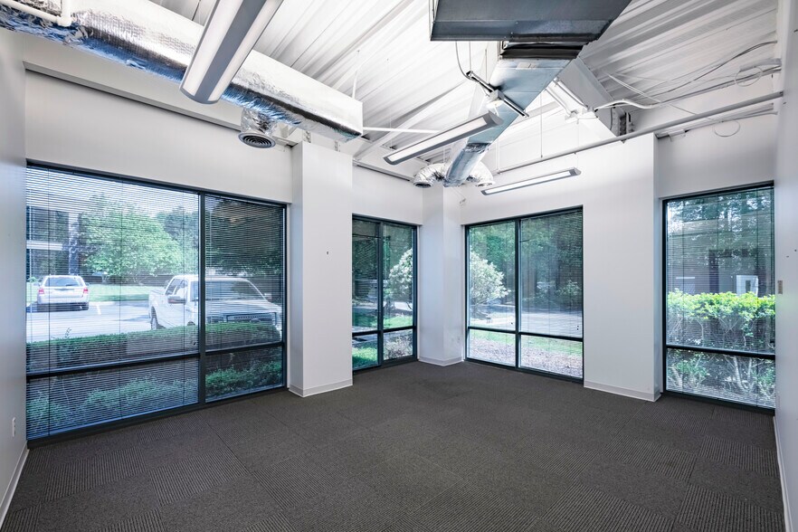 More Photos Of 1990 Vaughn Rd, Kennesaw Unknown For Lease